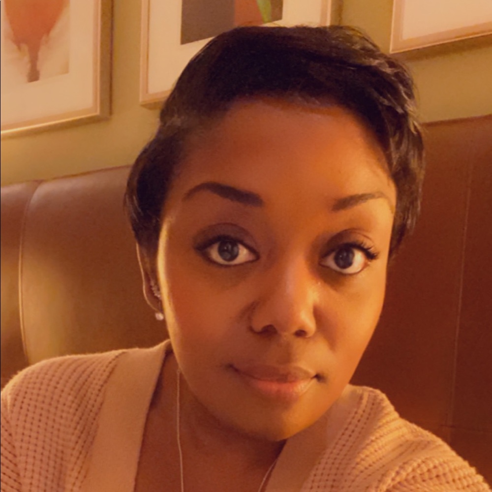 Meet your Posher, Deniece